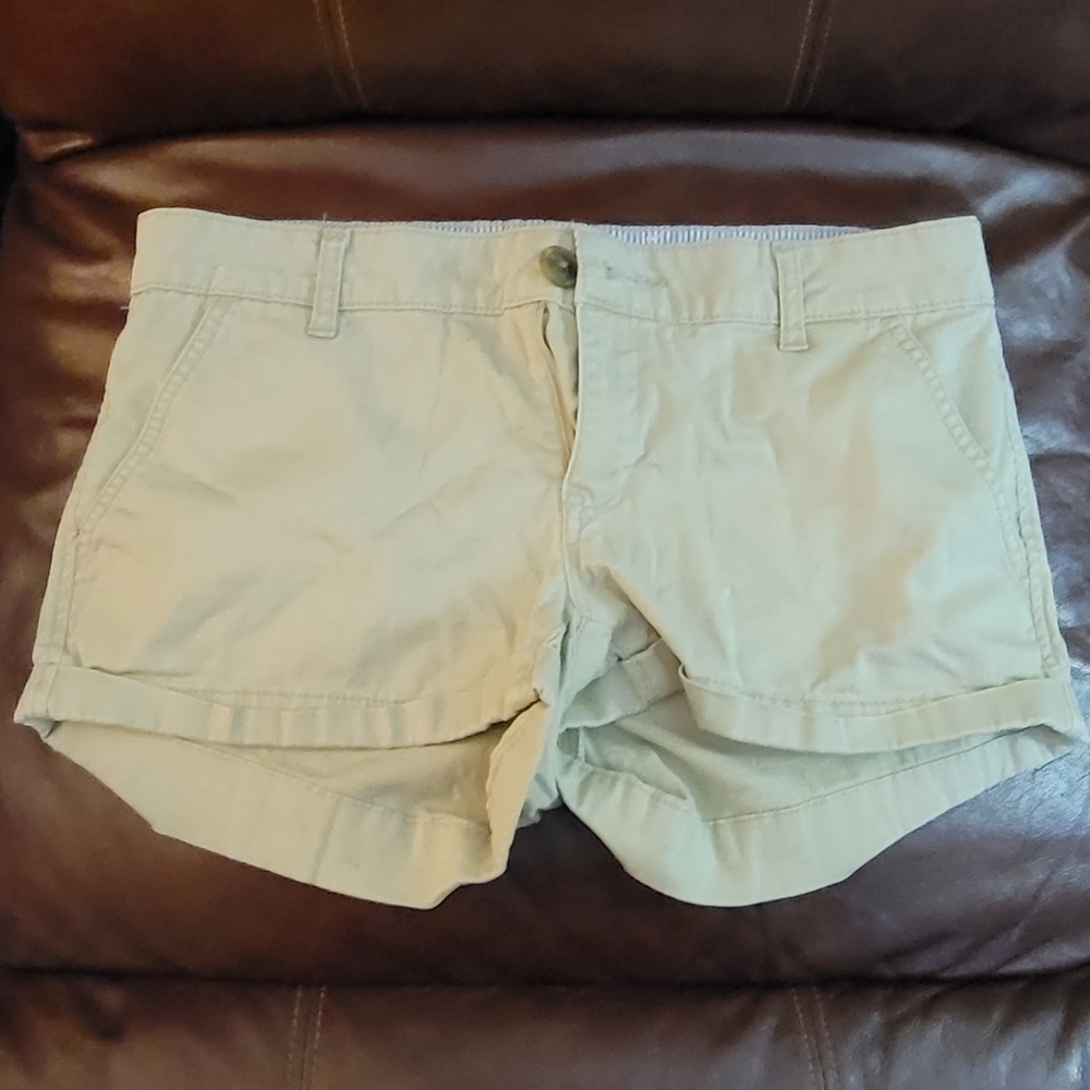 SO Women's Tan Shorts Size 7